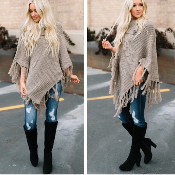 Last 1 New Comfy Chic High Neck Poncho w/Fringe - Picture 2 of 5